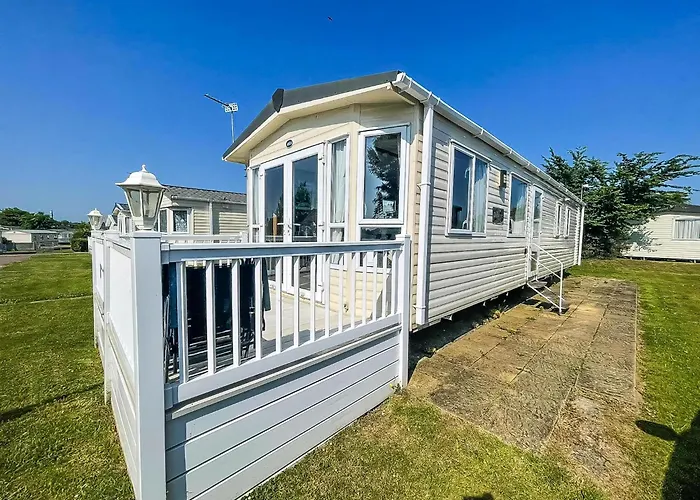 Lovely Caravan With Decking At Cherry Tree Holiday Park In Norfolk Ref 70528C