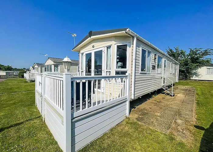 Lovely Caravan With Decking At Cherry Tree Holiday Park In Norfolk Ref 70528C